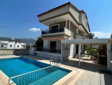 4 Villa Mit 1 Pool In Akbuk