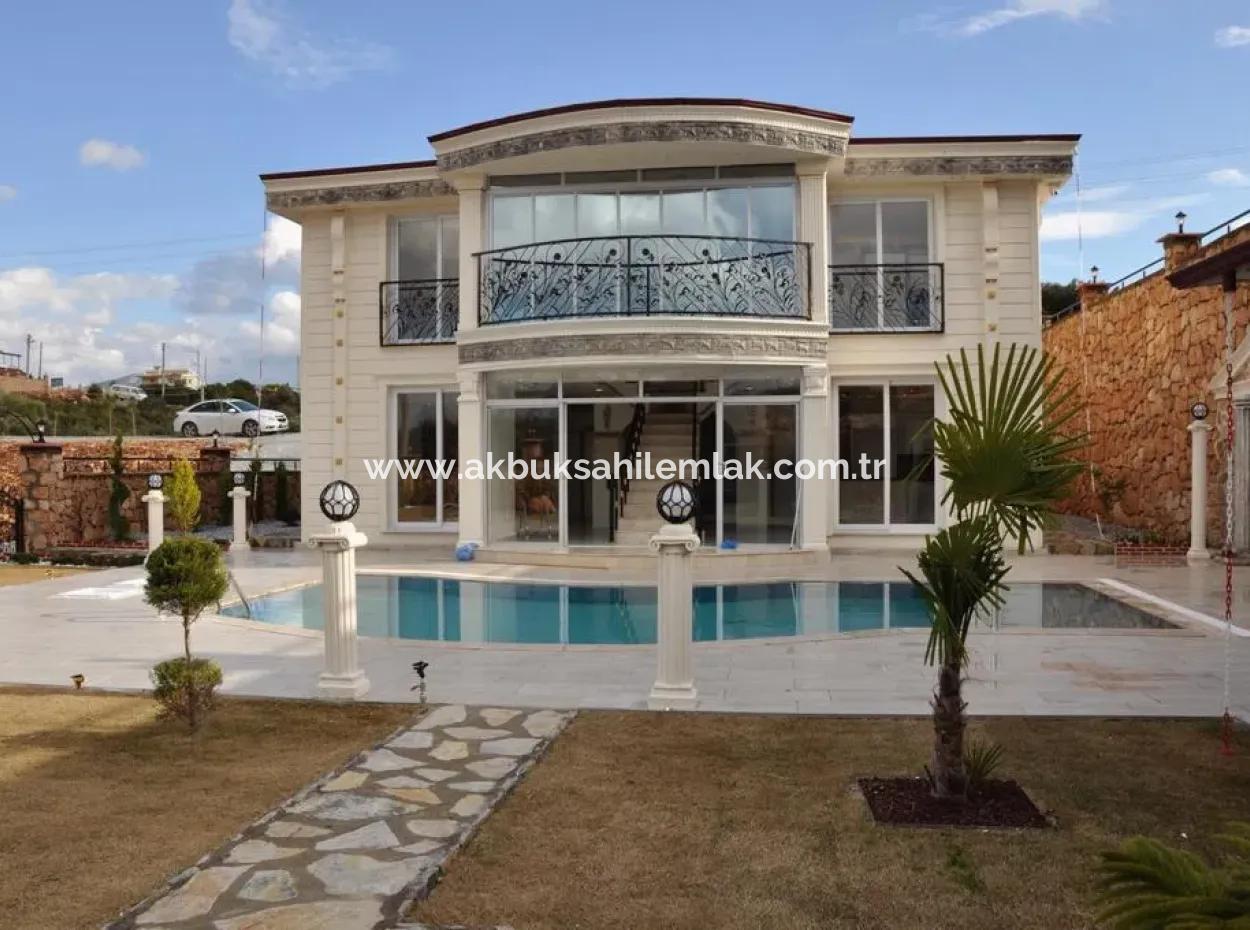 5 + 1 Villas For Sale In Akbuk