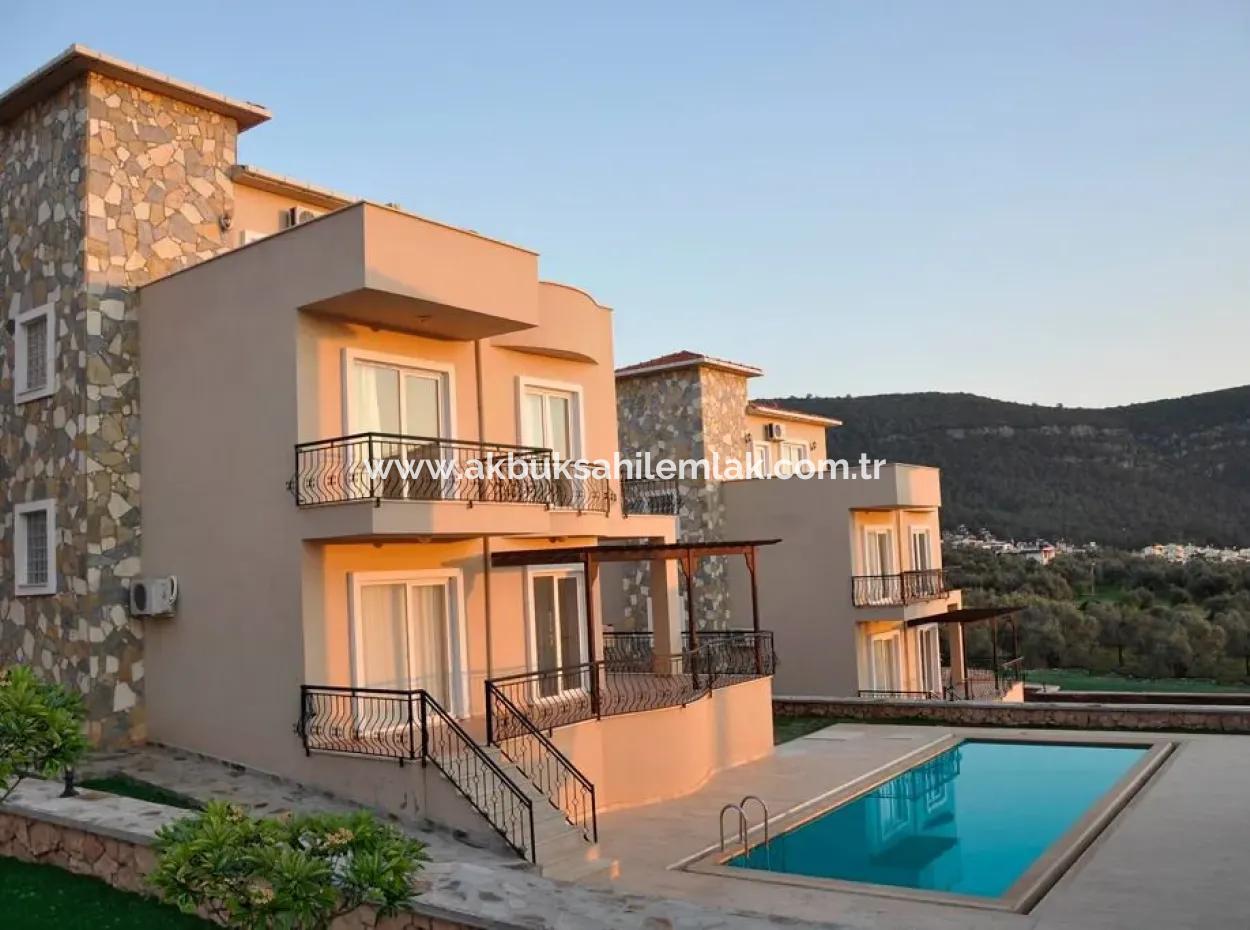 4 1 In Akbuk, Detached House For Sale In A Complex With Pool