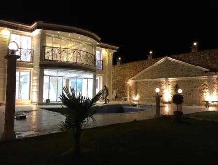 5 + 1 Villas For Sale In Akbuk