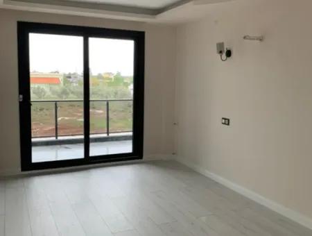 5 +1 Villa For Sale With Separate Kitchen In Akbuk