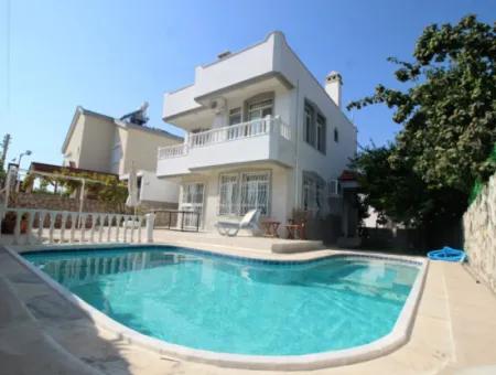 3 1 Villa With Sea View And Pool In Yeşilkent