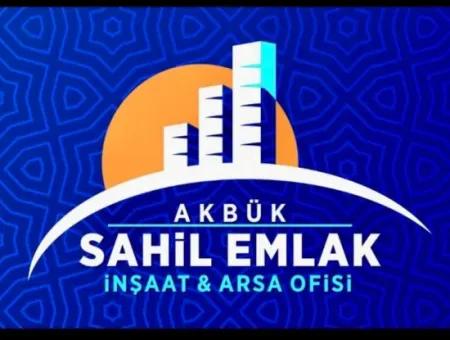 Akbük'te Satılık 700 M² Arsa